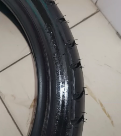 贝纳利摩托车真空半热熔胎 前胎：110/8...