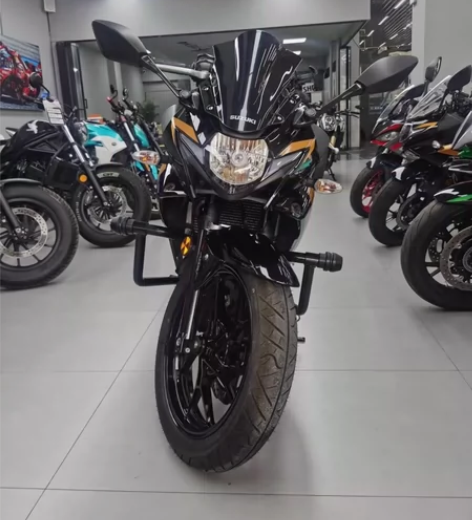 铃木EN125，成色如图自己看，有手续未年...