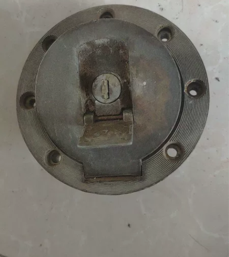 出闲置摩托车200三轮车油箱盖，带钥匙，正...