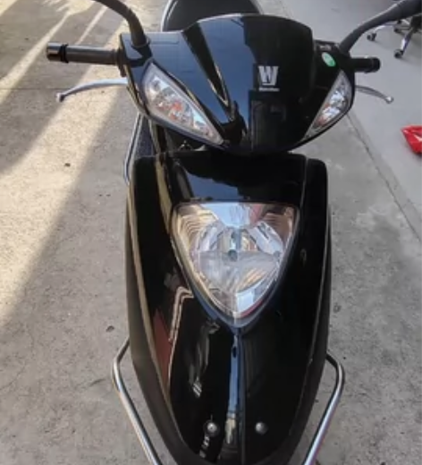 豪爵宇钻踏板摩托车，全亮。年检至2023年...