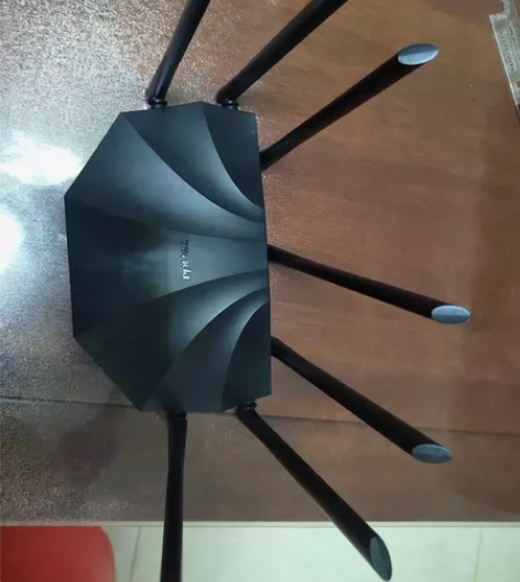 90块出腾达路由器，7根天线！穿墙王！家里...