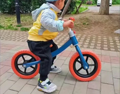 少量库存清货儿童平衡车12寸宝宝滑行车小孩...