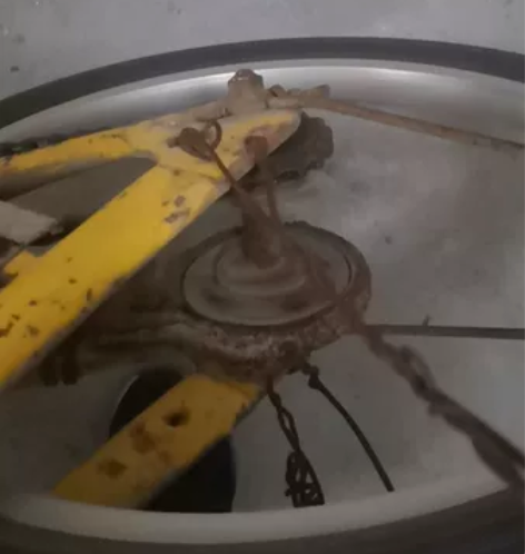 闲置自行车低价转让，上海永久。車子很重，1...