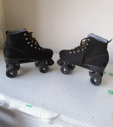 41码双排四轮溜冰鞋，鞋子皮料，美关，好看...