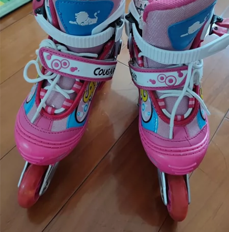 正品美洲狮溜冰鞋儿童可调闪光直排轮滑鞋旱冰...