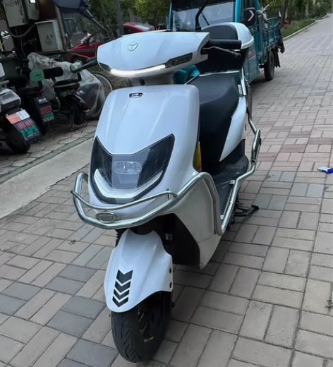 最新拿下21年雅迪x5一台 手续齐全 石墨...