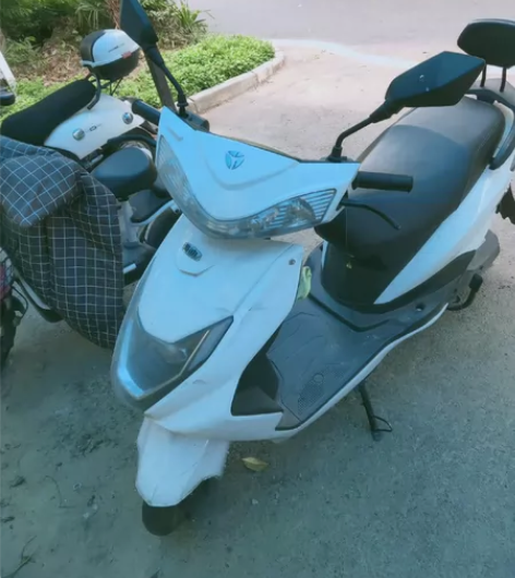 雅迪电动车9成新，6020有收据 感兴趣的...