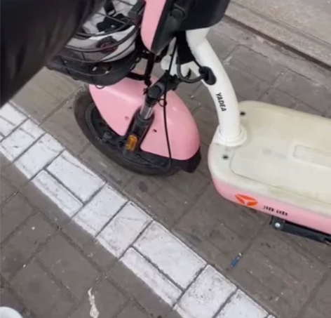 雅迪乐思，车子9成新 带NFC刷卡功能 续...