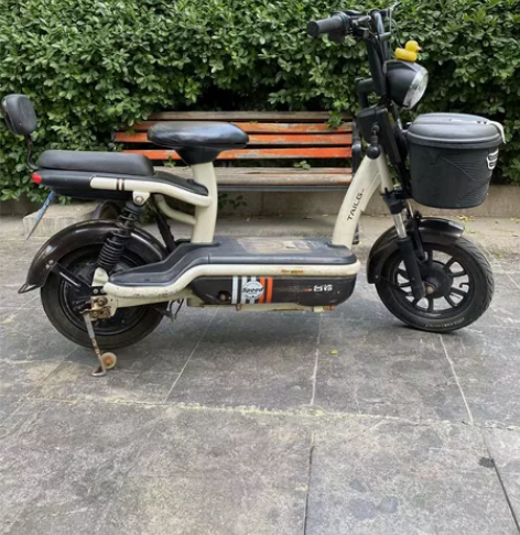 台铃电动车800自己来取,在服装城附近,电...