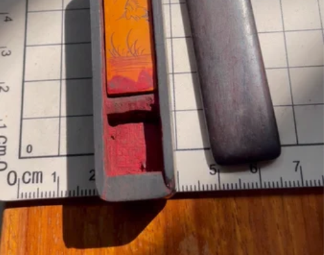 老红木印盒，赛璐璐印一套 感兴趣的话点“我...