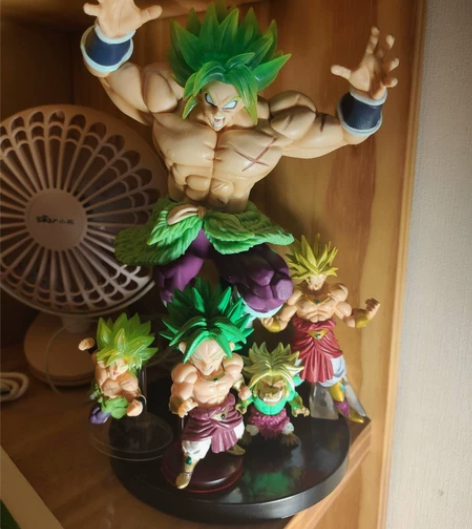 出七龙珠传说中的超级赛亚人——布罗利五件套...