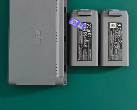 大疆mini2/se 2块电池在保和原装充...