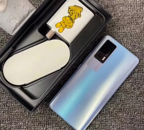 vivo iQOO Neo5   8+25...