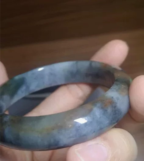 【五彩乌鸡】特色翡翠。。56+圈口 借岳光...