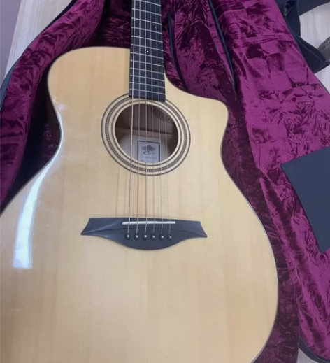 曼森M7/S  99新 打算换一把马丁，所...