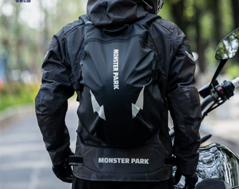 怪兽公园摩托车骑行背包全盔双肩包男摩旅骑士...