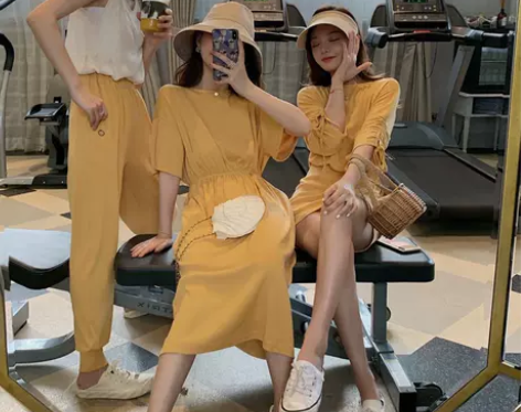 雪梨直播秒杀 钱夫人裙子女收腰针织连衣裙圆...