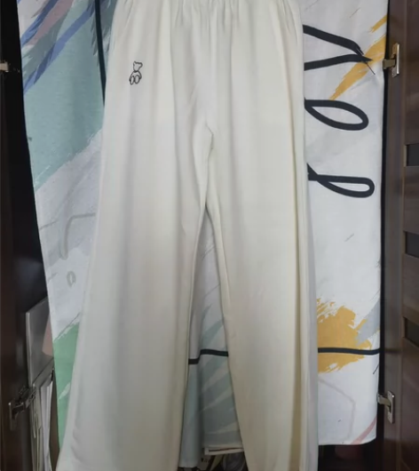 全新女士29码卫裤阔腿裤，面料特别舒服。奶...