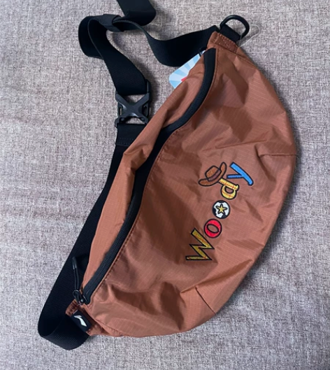 全新李宁2022新款斜挎包 尺寸看图四吊牌...