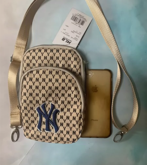 韩国代购手机包双层腰包跑步运动胸包给亏本给...