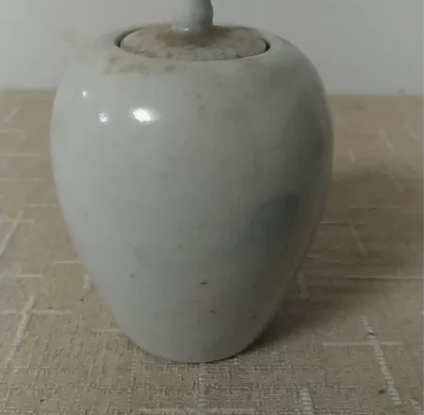 小茶叶罐，拆迁收获，全美品，看好再拍，感谢...