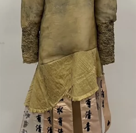 服装设计 都是自己纯手工做的 上衣面料真丝...