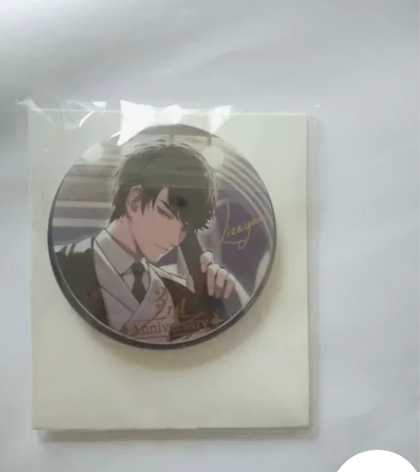 恋与三周年音乐会的吧唧 李泽言款 感兴趣的...