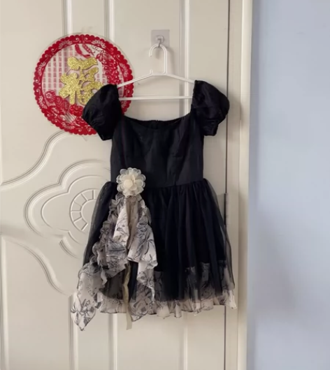 芭比姨吊带连衣裙女早秋小个子蓬蓬裙辣妹短裙...