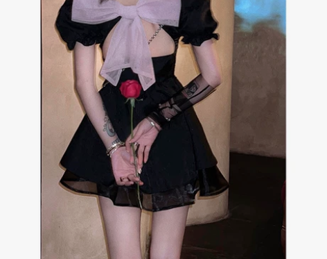 纯欲风鱼骨蝴蝶结黑色连衣裙收腰气质设计感辣...