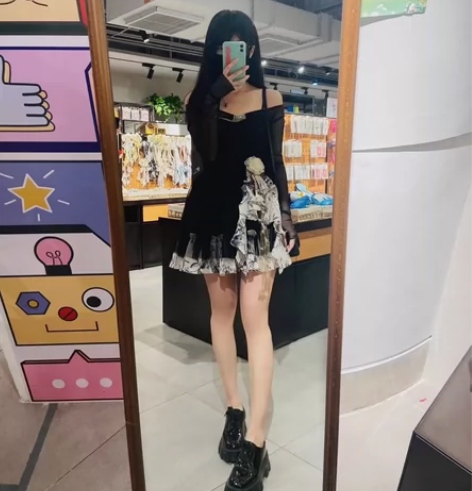 一套100包邮芭比姨吊带连衣裙蓬蓬裙辣妹短...