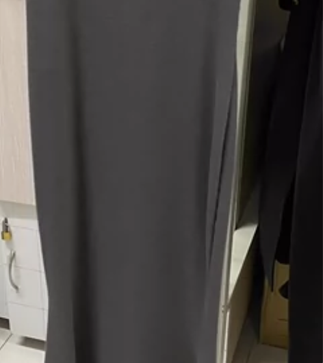 吊带连衣鱼尾裙 便宜出要的来 私信看细节几...