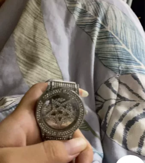 五芒星手表 毒上买的 不想戴了 便宜出 可...