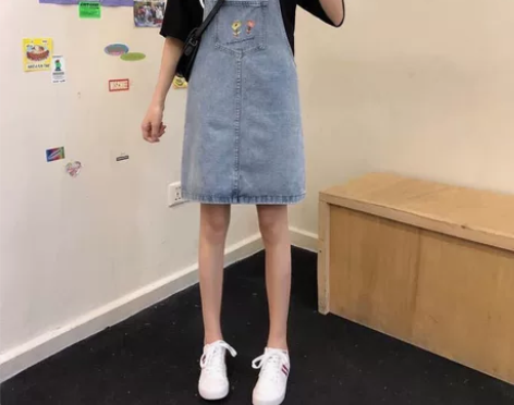 学院风背带裙宽松可爱连衣裙 全新喜欢就下单吧