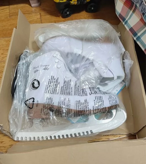 淘宝总店购入，滑了一次冰，几乎全新，放心购...