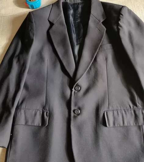 男西服纯毛布料，衣长77厘米，胸围120厘...