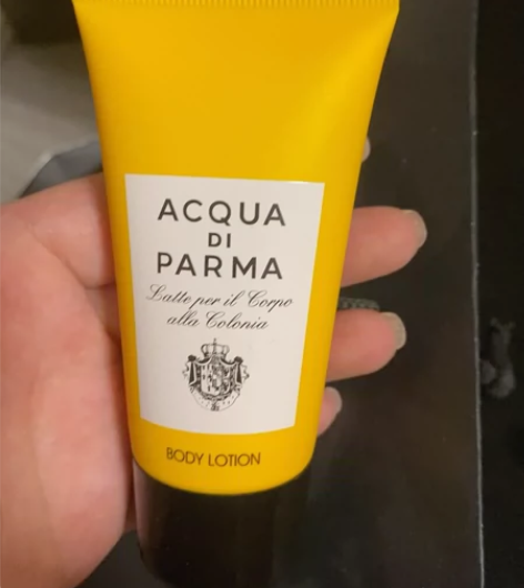 帕尔玛之水克罗尼亚古龙身体乳 4月到期介意...