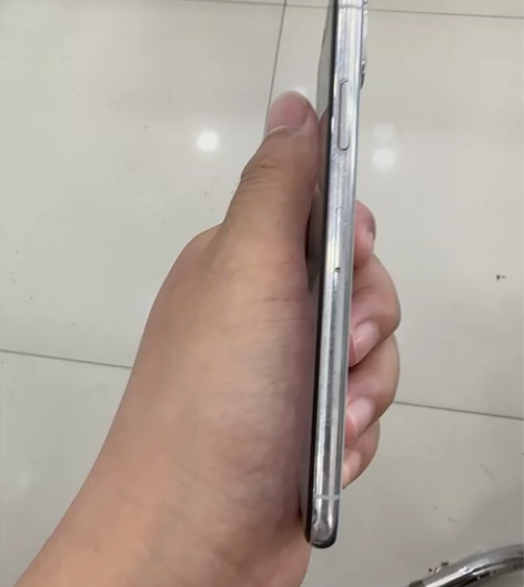 苹果x全原正常使用没有任何问题后玻璃有点小...