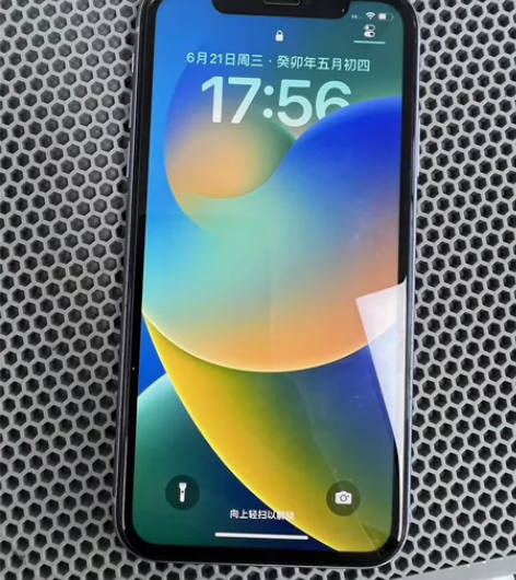 苹果11紫色128g内存，所有功能正常，支...