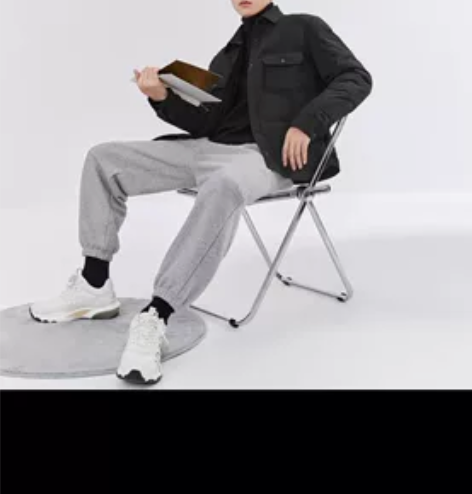 太平鸟黑色羽绒服，穿了一次，有点小，便宜处...