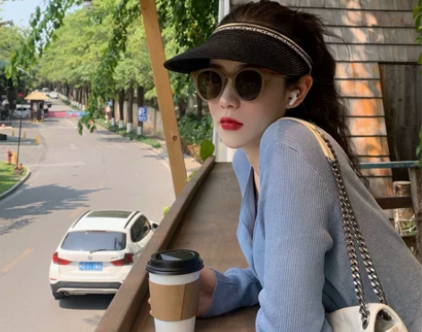 网红草帽女拉菲草空顶遮阳帽夏季海边度假出游...