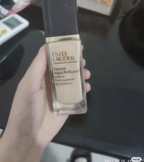 雅诗兰黛沁水粉底液 保湿滋润遮瑕防晒干皮救...