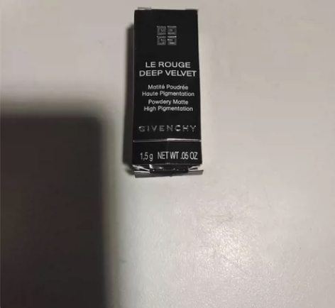 纪梵希小羊 N27  全新，包邮 感兴趣的...