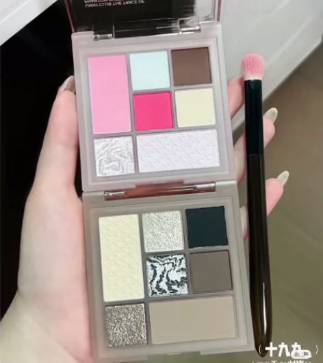 【官方旗舰店发货】 新品赠眼线液笔！UNN...