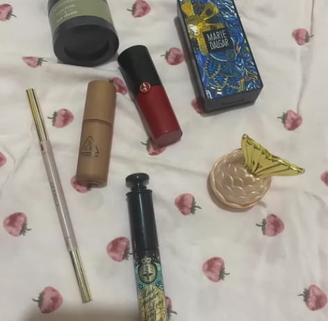 闲置彩妆有眼线笔，玛丽黛佳的眼影3ce的和...