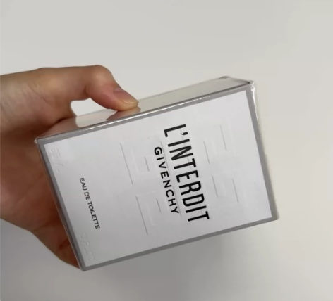 留学时候在英国买的纪梵希香水,没开封过,家...