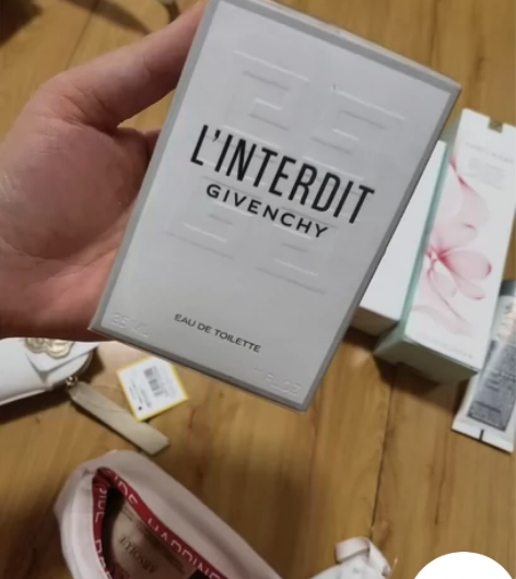 老公两年前给我买的生日礼物～纪梵希心无禁忌...