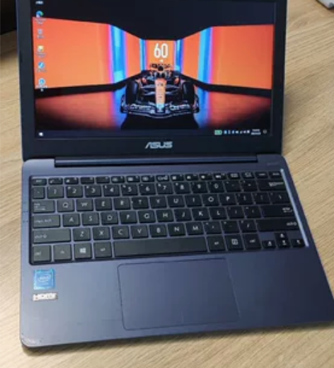 华硕E203NA笔记本电脑，18年买的，1...