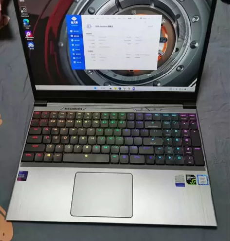 Z4 机械革命 深海幽灵Z2 i7八代gt...