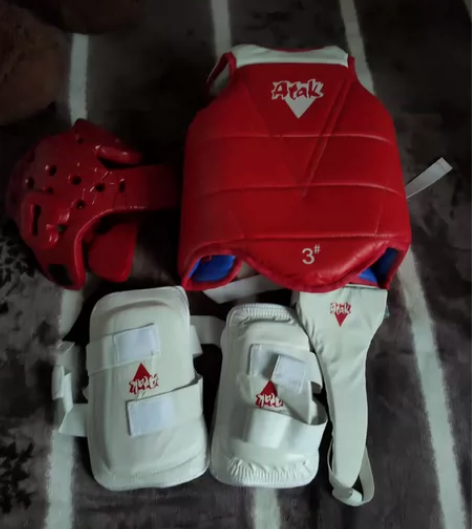 1.5米左右都能穿 跆拳道整套护具 买完孩...