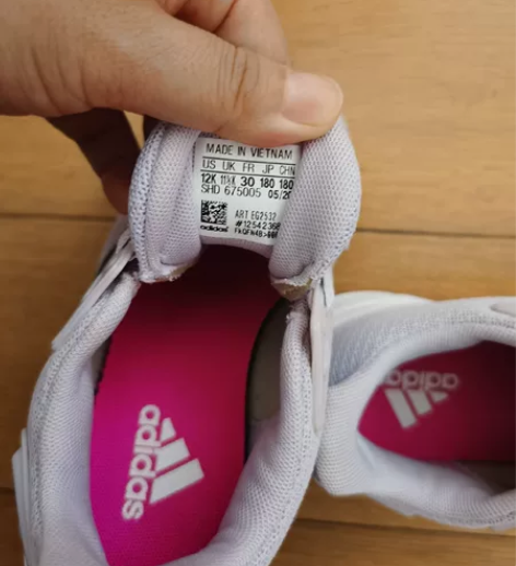 阿迪达斯女童鞋 11.5K内长18，孩子不...